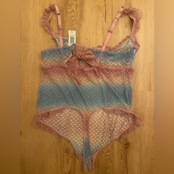 NWT Torrid Heart Mesh Ruffle Bodysuit - Picture 3 of 7